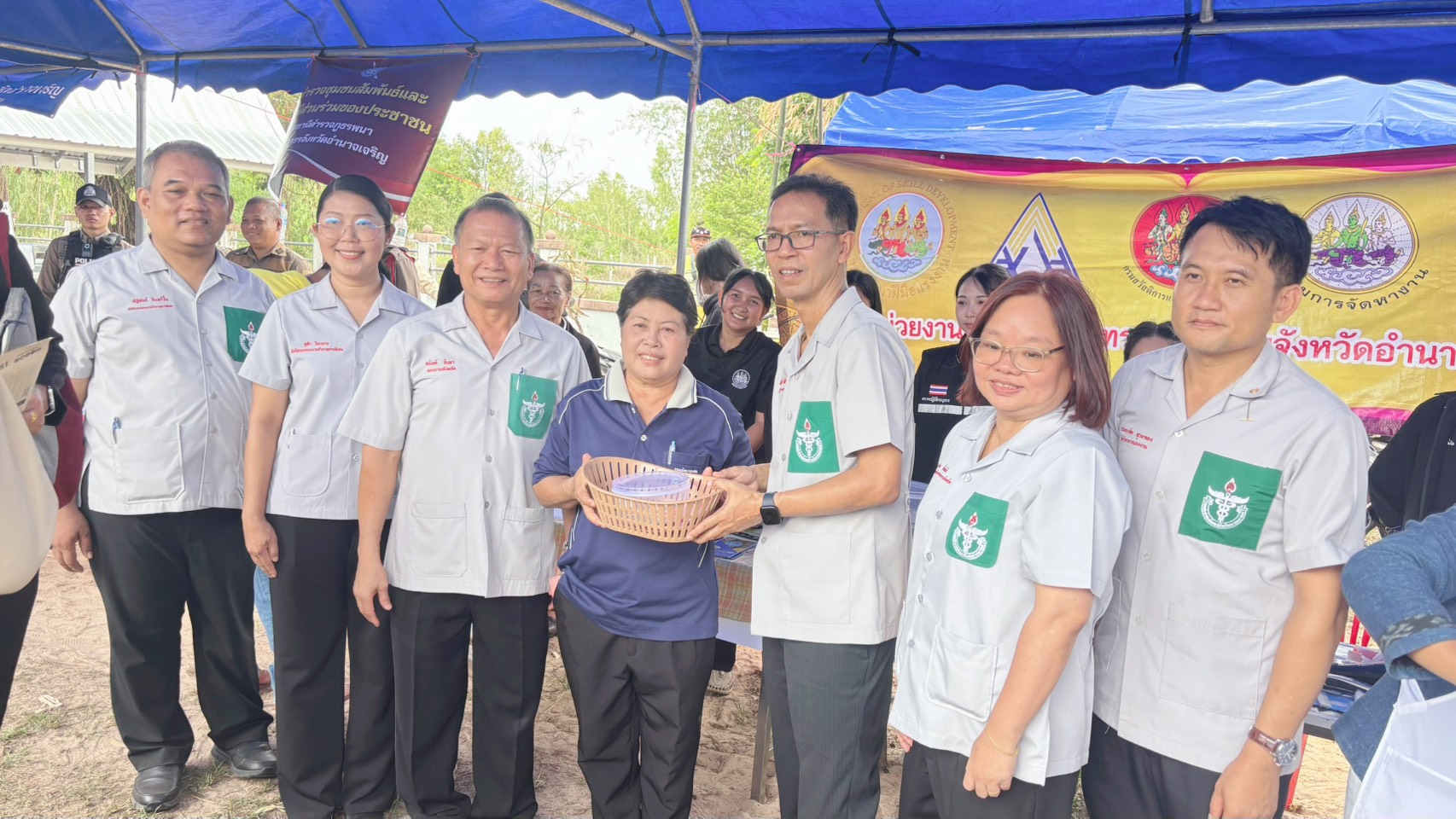 ร่วมออกหน่วยบริการตามโครงการบำบัดทุกข์ บำรุงสุข สร้างรอยยิ้ม ให้ประชาชนจังหวัดอำนาจเจริญ ประจำปีงบปร