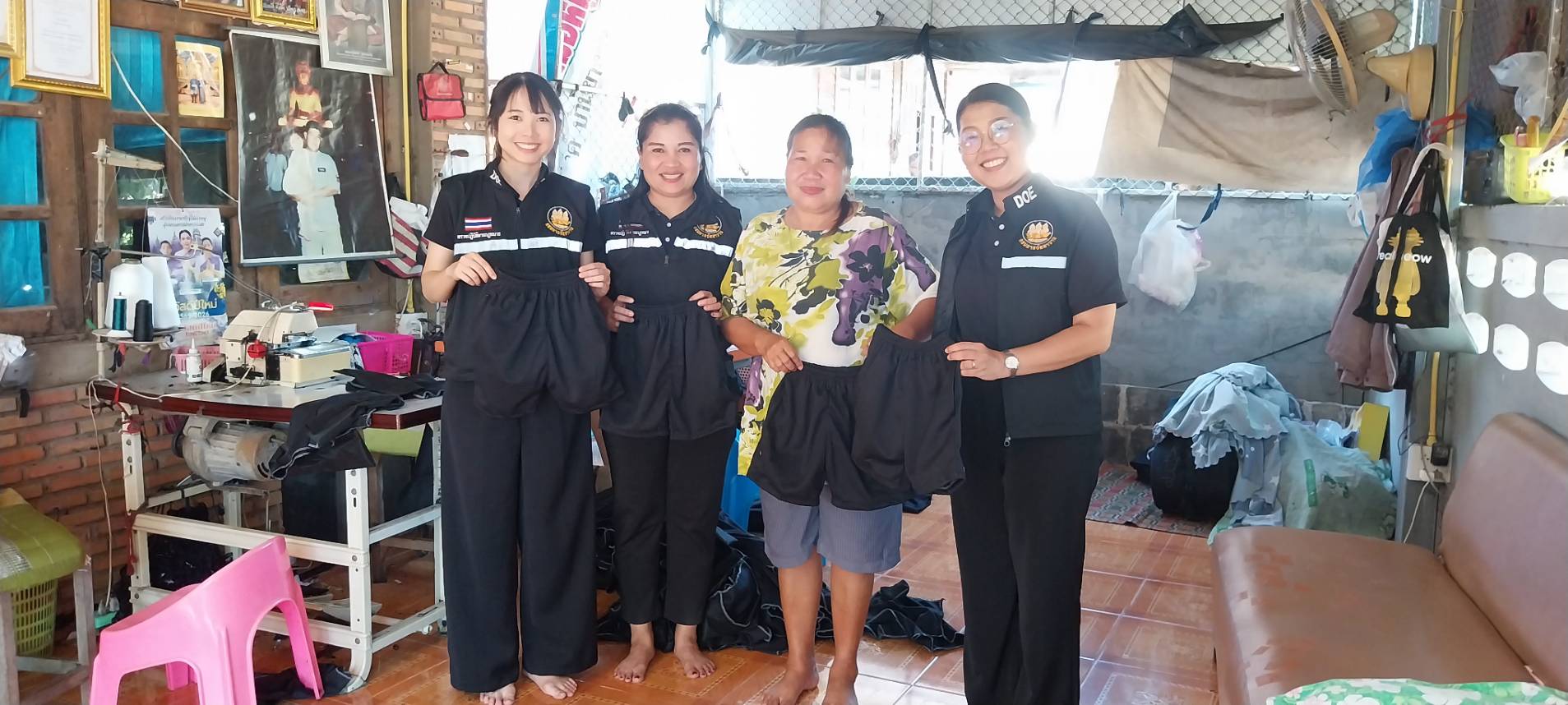 ลงพื้นที่ตรวจเยี่ยมผู้รับงานไปทำที่บ้าน ตามโครงการเตรียมความพร้อมเเก่กลุ่มเป้าหมายก่อนเข้าสู่ตลาด