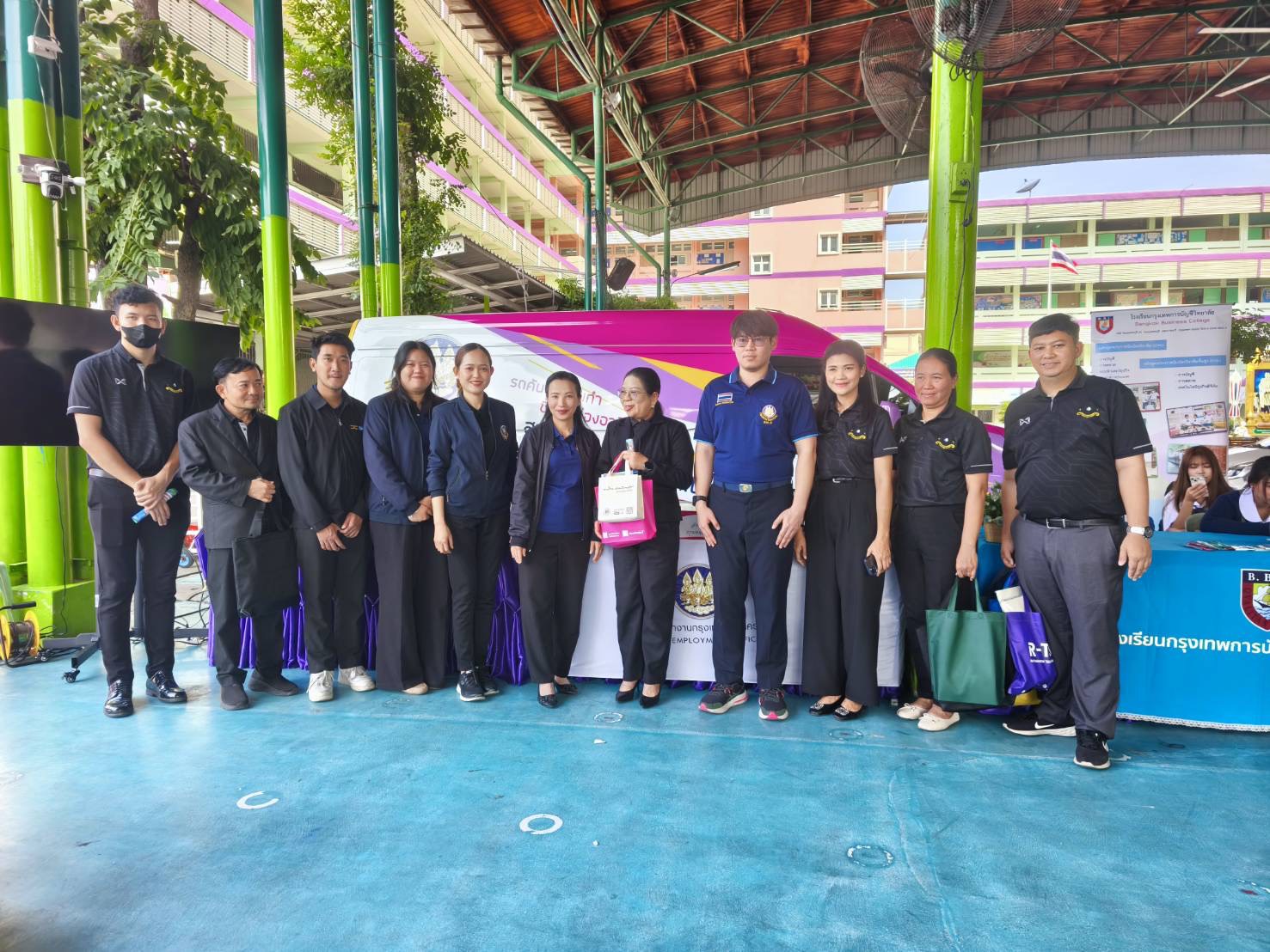 สจก.5 เข้าร่วมกิจกรรมโลกกว้างทางการศึกษาและอาชีพ ณ บริเวณลานอเนกประสงค์ โรงเรียนวัดเกาะสุวรรณาราม