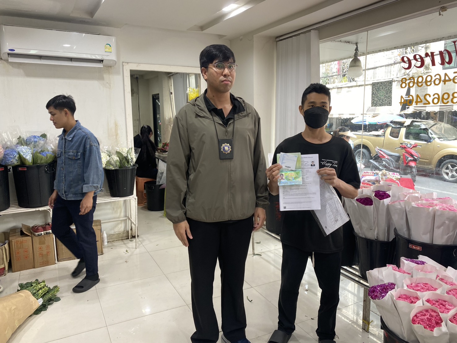 ลงพื้นที่ตรวจสอบนายจ้างสถานประกอบการและคนต่างด้าว  ณ บริเวณปากคลองตลาด