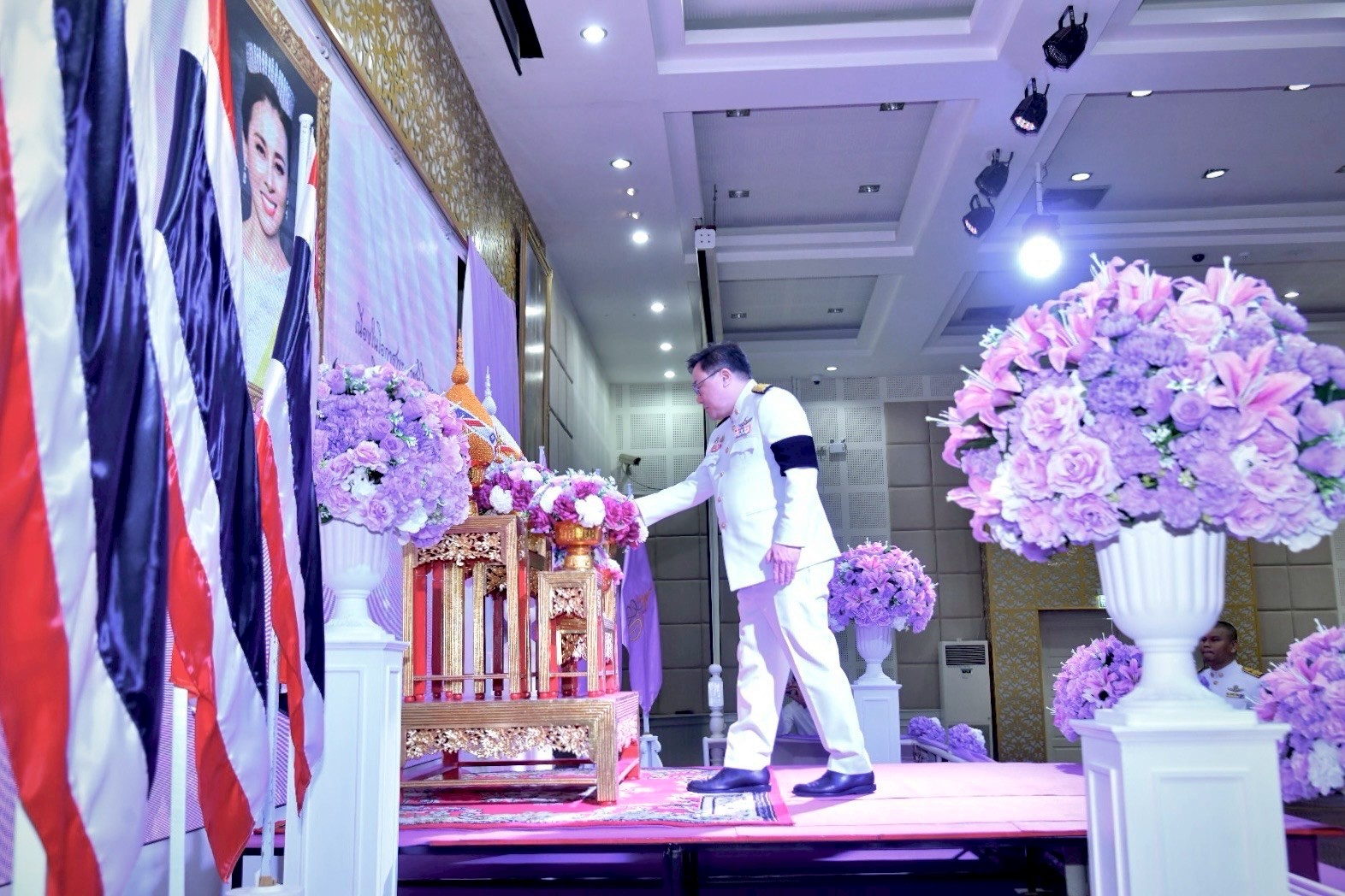 ร่วมกิจกรรมเฉลิมพระเกียรติสมเด็จพระนางเจ้าฯ พระบรมราชินีเนื่องในโอกาสมหามงคลเฉลิมพระชนมพรรษา 4 รอบฯ