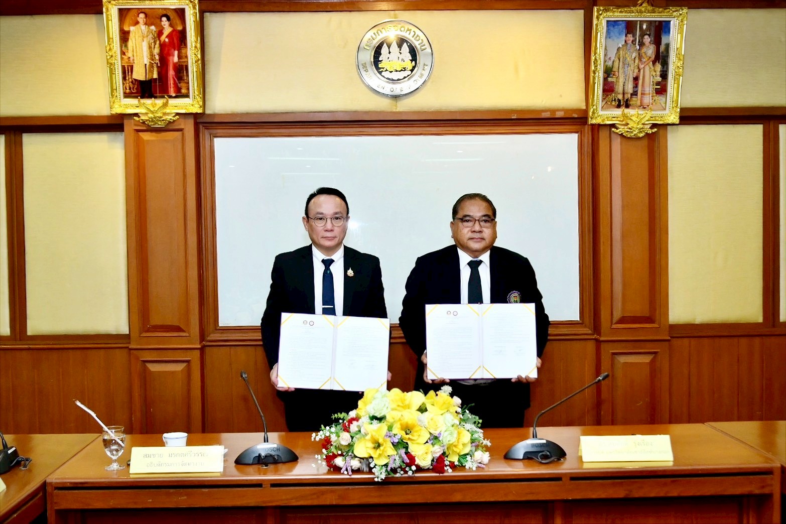 ลงนามบันทึกความเข้าใจว่าด้วยความร่วมมือ (MOU) ด้านการส่งเสริมให้คนไทยมีงานทำในต่างประเทศ โครงการ 3 ม