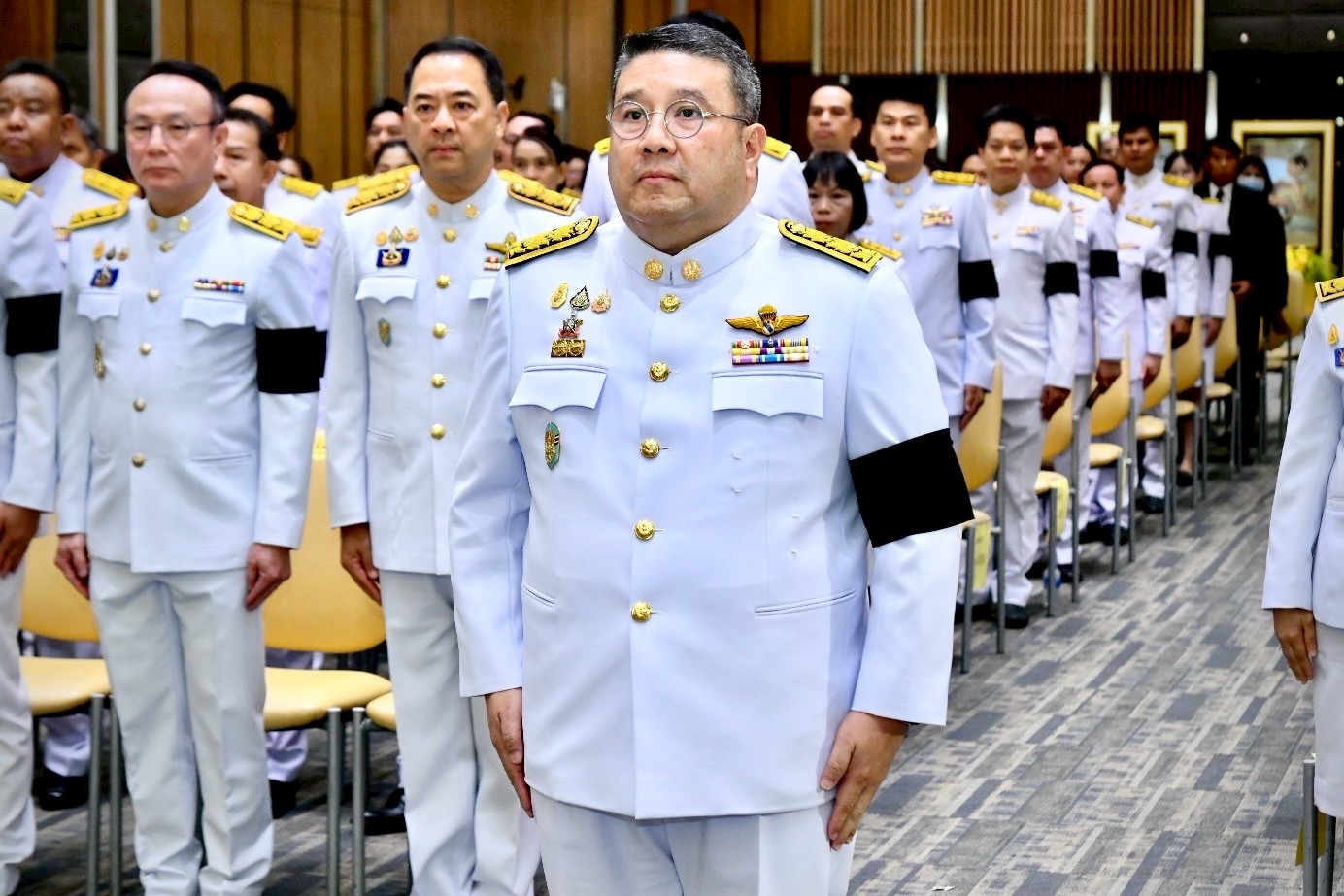 ผู้บริหารกรมการจัดหางาน ร่วมพิธีวางพานพุ่มถวายราชสักการะแด่พระบาทสมเด็จพระบรมชนกาธิเบศรฯ