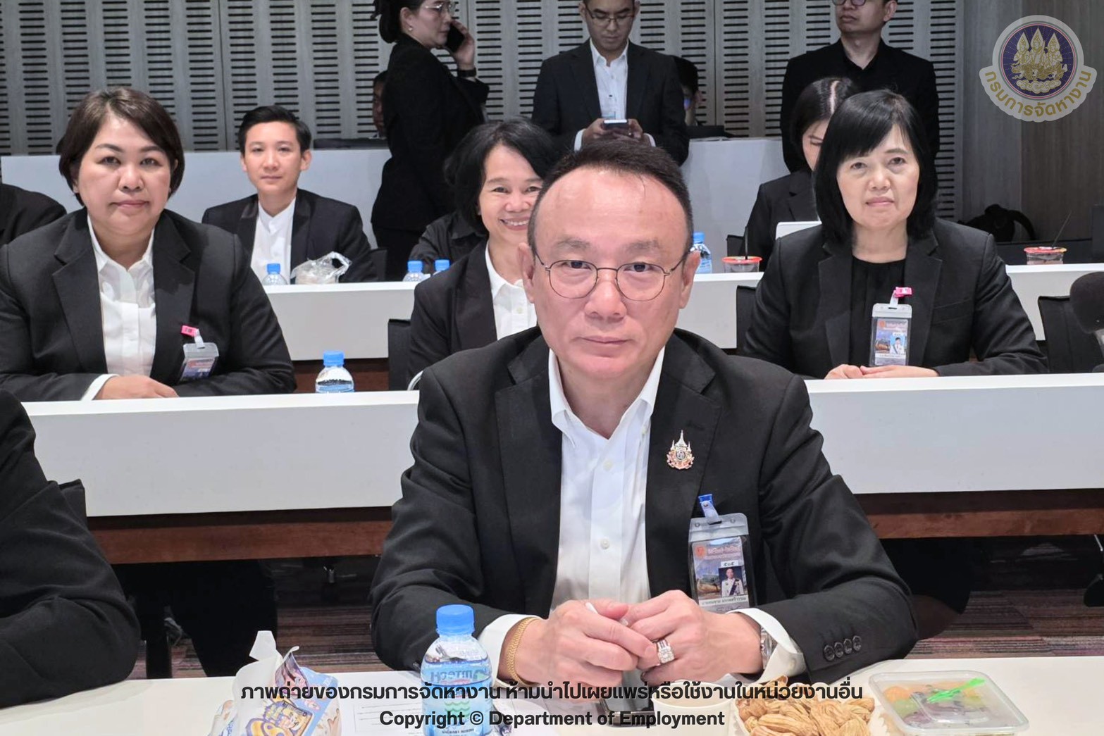 ร่วมรับฟังและสนับสนุนข้อมูลในส่วนที่เกี่ยวข้องในการแถลงนโยบายของคณะรัฐมนตรีต่อรัฐสภา