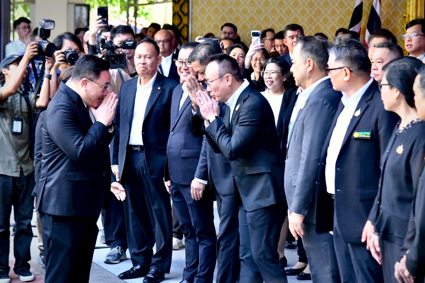 ผู้บริหารกรมการจัดหางาน ร่วมต้อนรับนายจุลพันธ์ อมรวิวัฒน์ เนื่องในโอกาสเข้ารับตำแหน่งรัฐมนตรีฯ