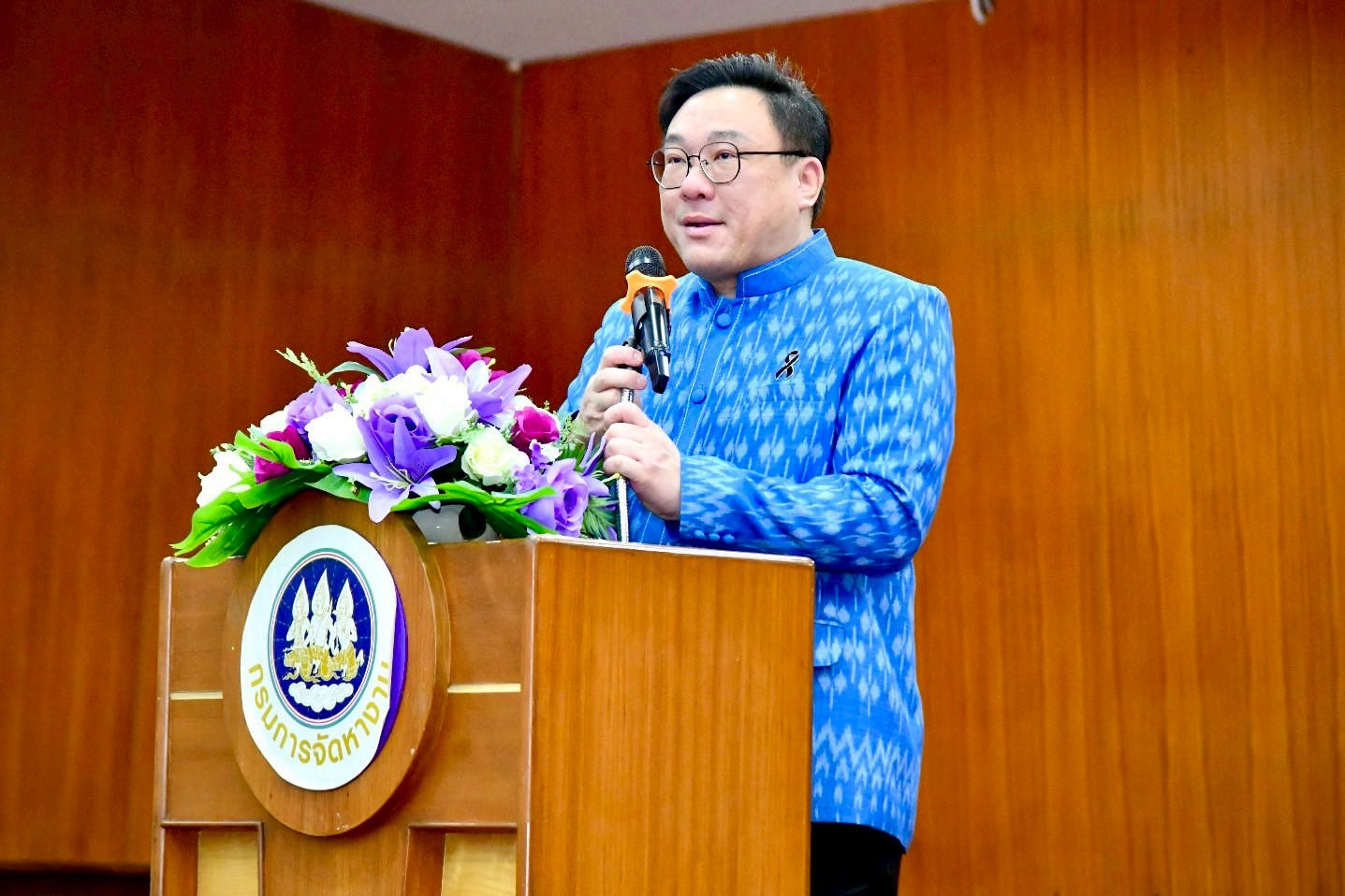 ร่วมมอบโอวาทในการฝึกอบรมและตรวจสารเสพติด สำหรับแรงงานไทยที่จะเดินทางไปทำงานต่างประเทศ