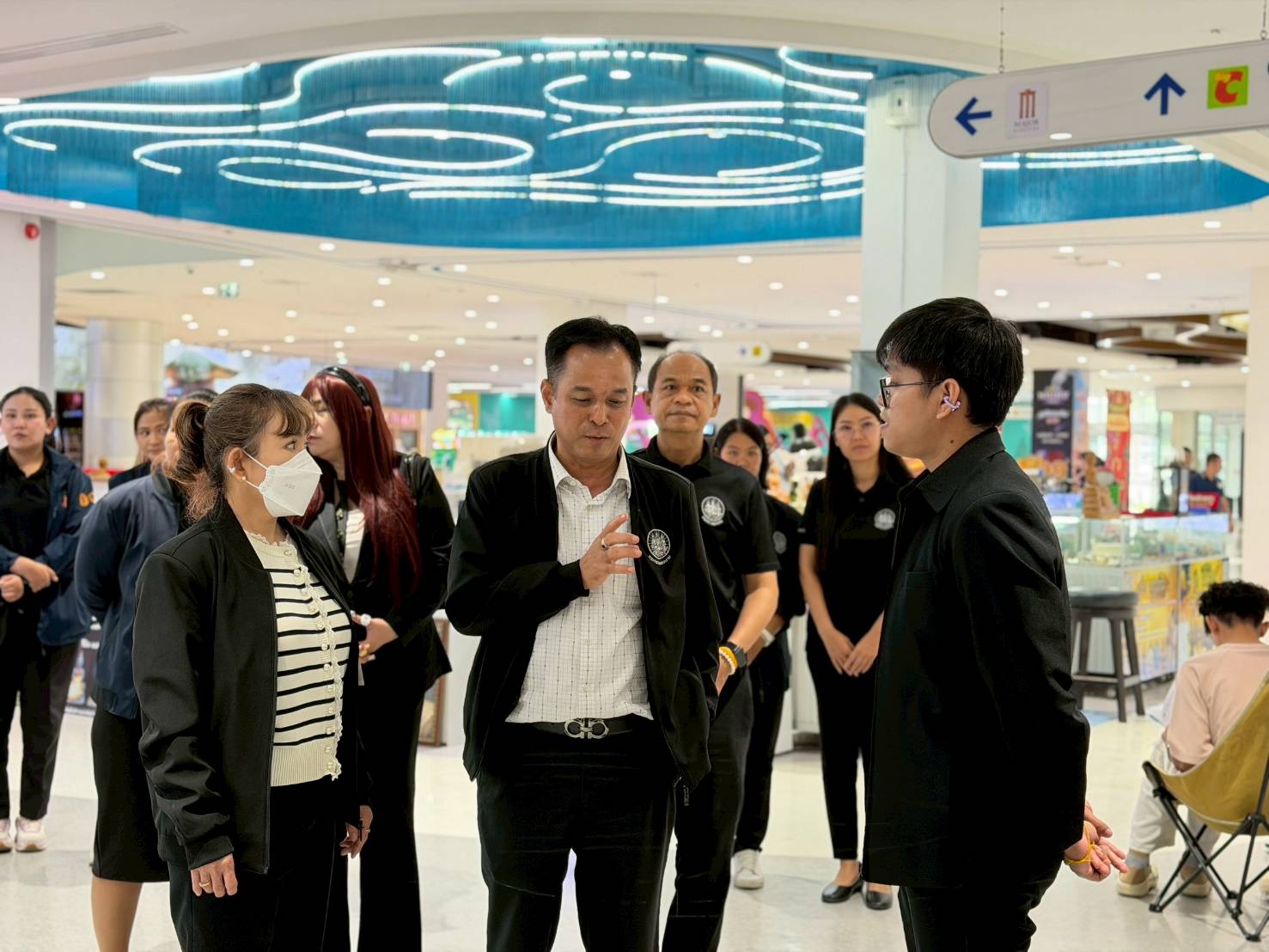 ผู้ตรวจราชการกระทรวงแรงงาน ตรวจเยี่ยมศูนย์บริการใบอนุญาตทำงานฉะเชิงเทรา