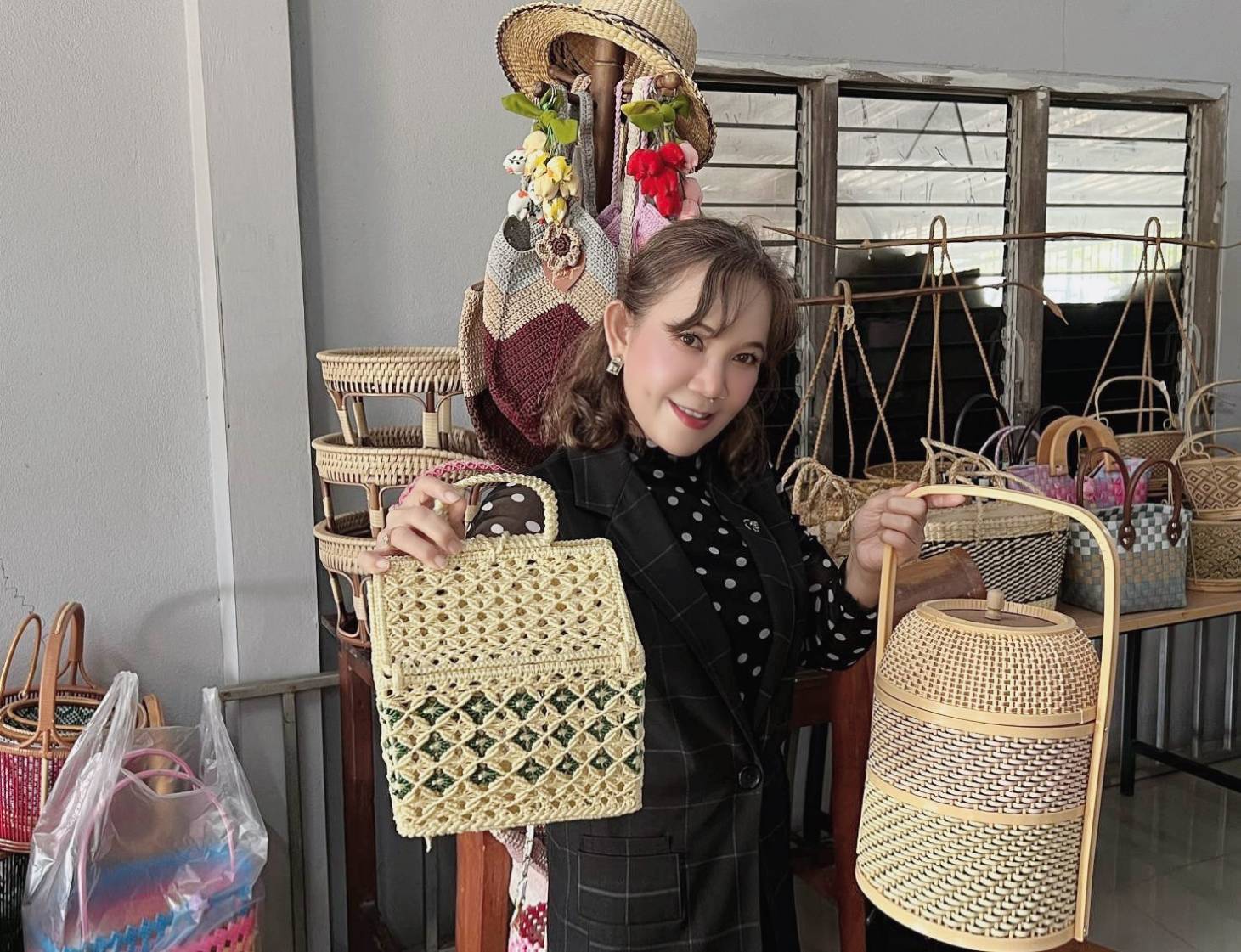 จัดหางานแปดริ้ว ติดตามผลกลุ่มรับงานไปทำที่บ้าน หนุนพัฒนาอาชีพและสร้างรายได้อย่างยั่งยืน