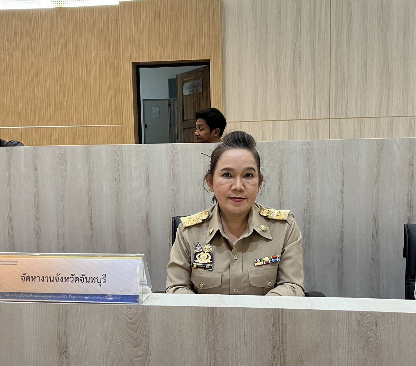 จัดหางานจันทบุรี ชี้แนวทางบริหารแรงงานต่างด้าว รับมือปัญหาขาดแคลนแรงงานจากสถานการณ์ชายแดนไทย–กัมพูชา