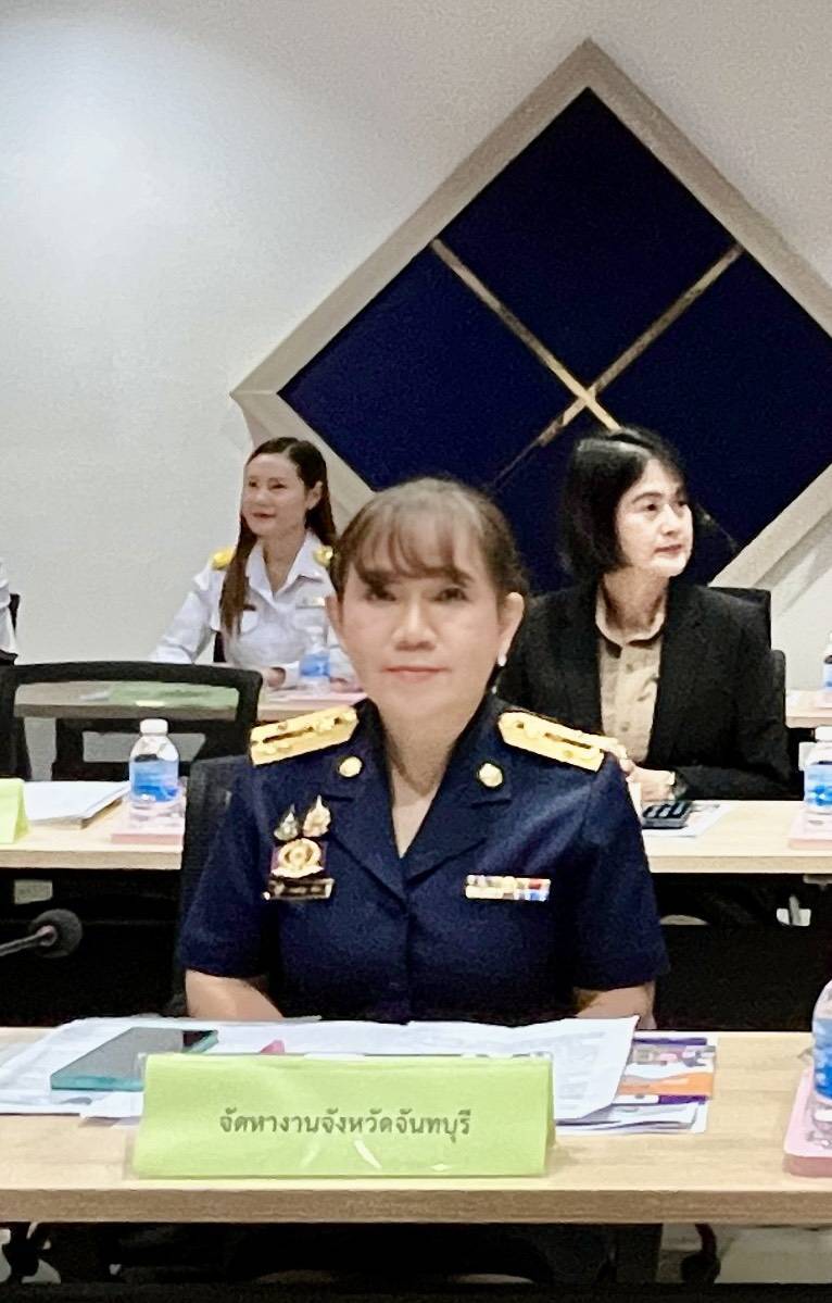 จัดหางานจันทบุรีรายงานสถานการณ์แรงงานต่างด้าว ชี้แจงมติ ครม. 2 ธ.ค. 68 ต่อที่ประชุมกรมการจังหวัด 