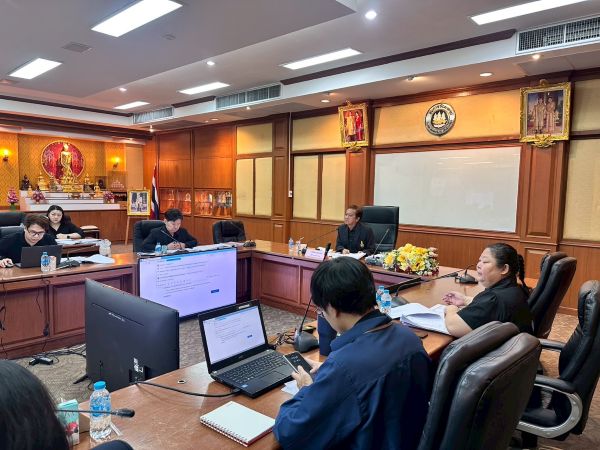 ผู้ตรวจราชการกรม กรมการจัดหางาน เป็นประธานการประชุมทบทวนและปรับปรุงคู่มือสำหรับประชาชน