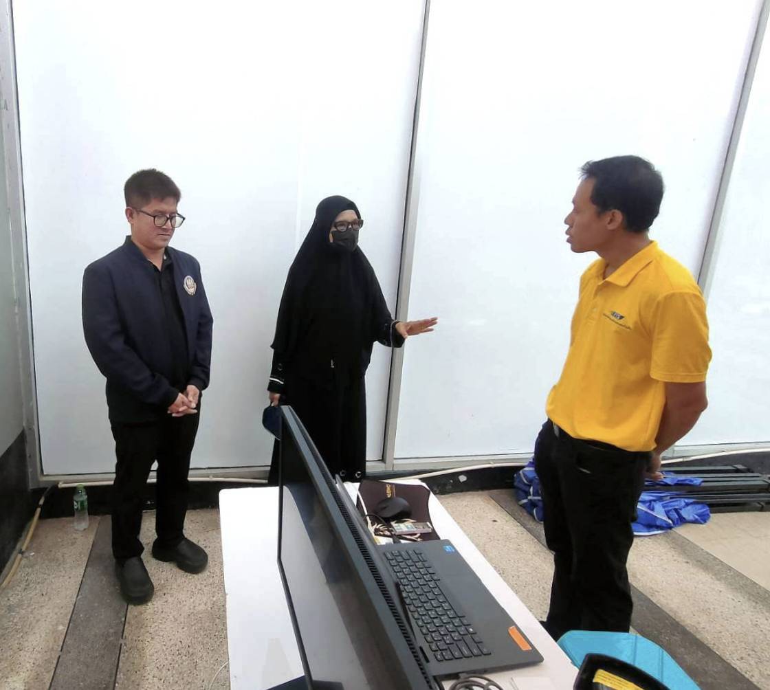 อำนวยความสะดวกควบคุมการผลิตใบอนุญาตทำงาน ณ โลตัสกระบี่