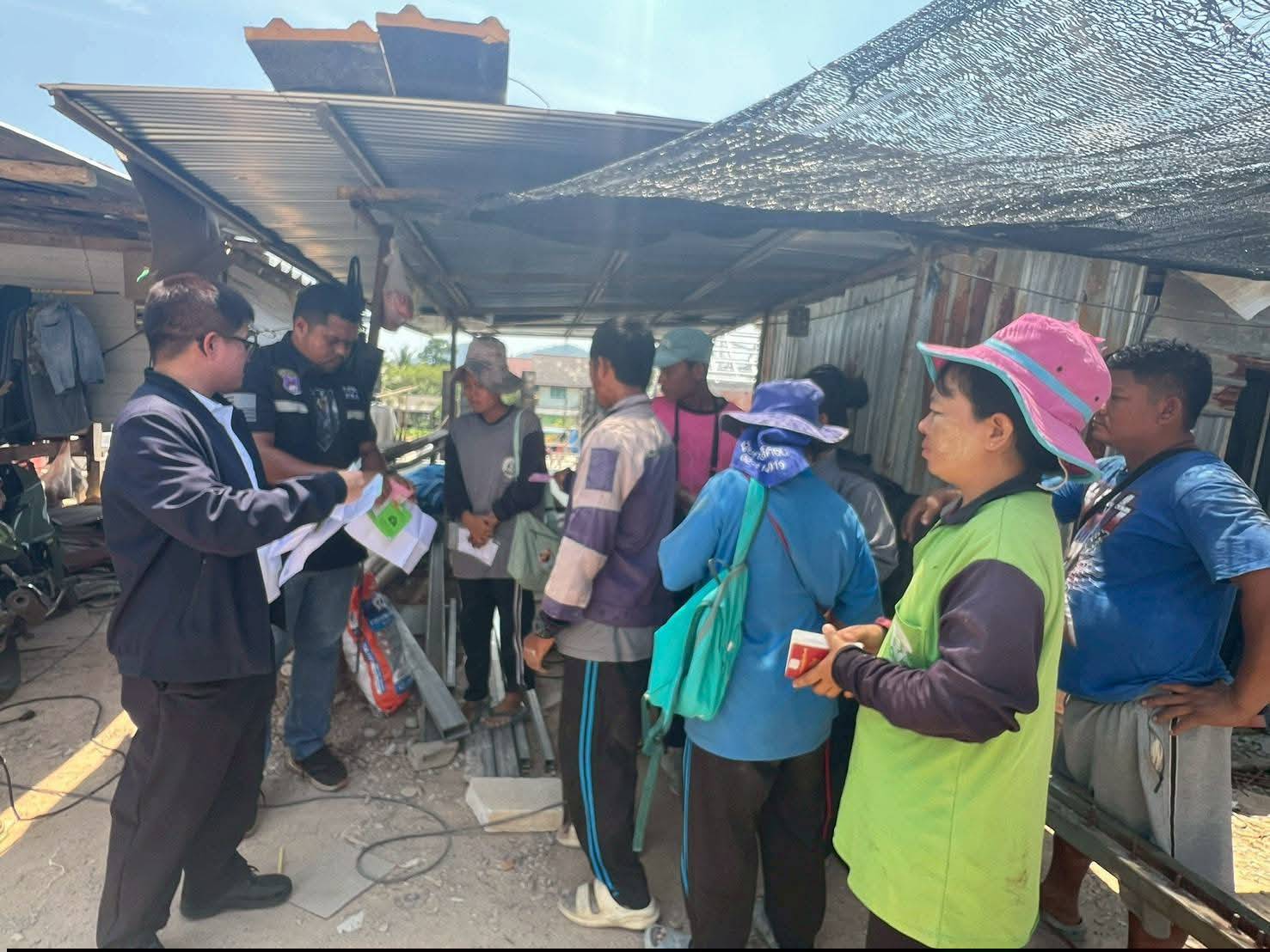 ตรวจสอบนายจ้าง/สถานประกอบการและคนต่างด้าวและพิจารณาใบอนุญาตทำงาน