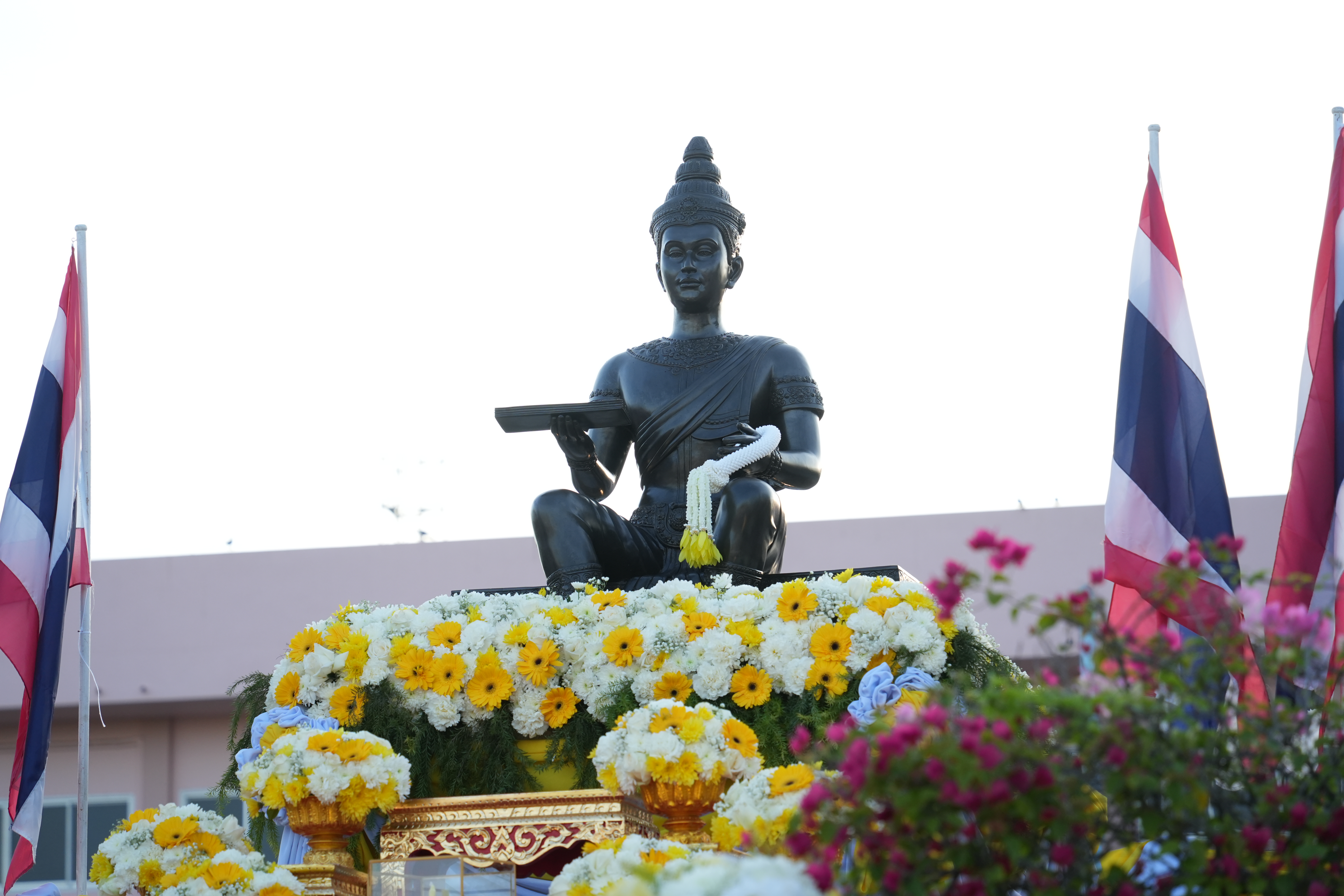 สจจ.ลพบุรี ร่วมพิธีถวายราชสักการะพ่อขุนรามคำแหงมหาราช 