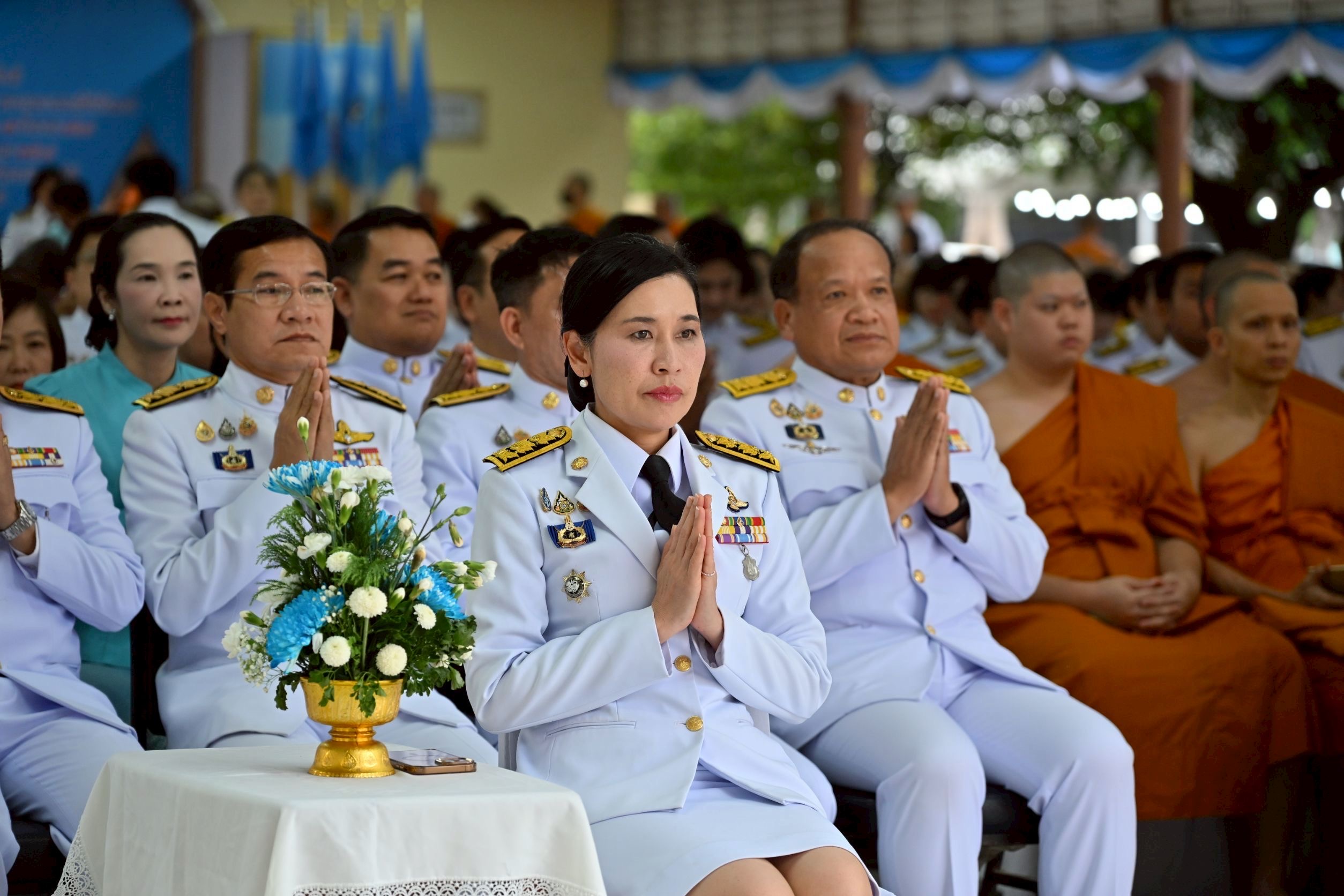 กิจกรรมเฉลิมพระเกียรติเจริญพระพุทธมนต์และเจริญจิตตภาวนา ถวายพานพุ่ม และพิธีจุดเทียนถวายพระพรชัยมงคล 
