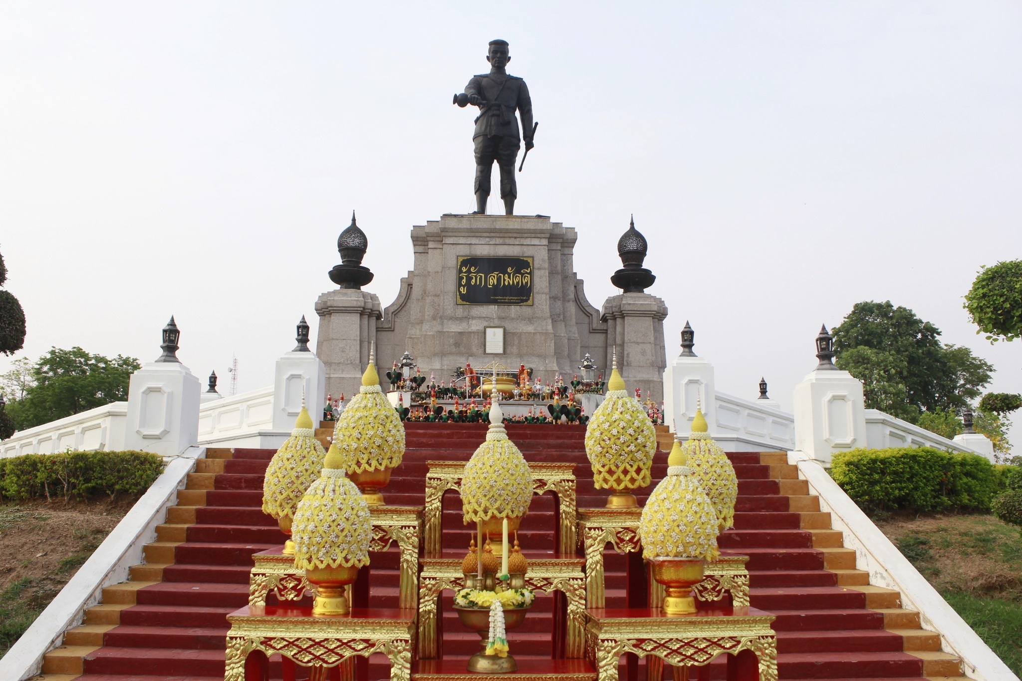 พิธีวางพวงมาลาเนื่องในวันคล้ายวันสวรรคต สมเด็จพระนเรศมหาราช