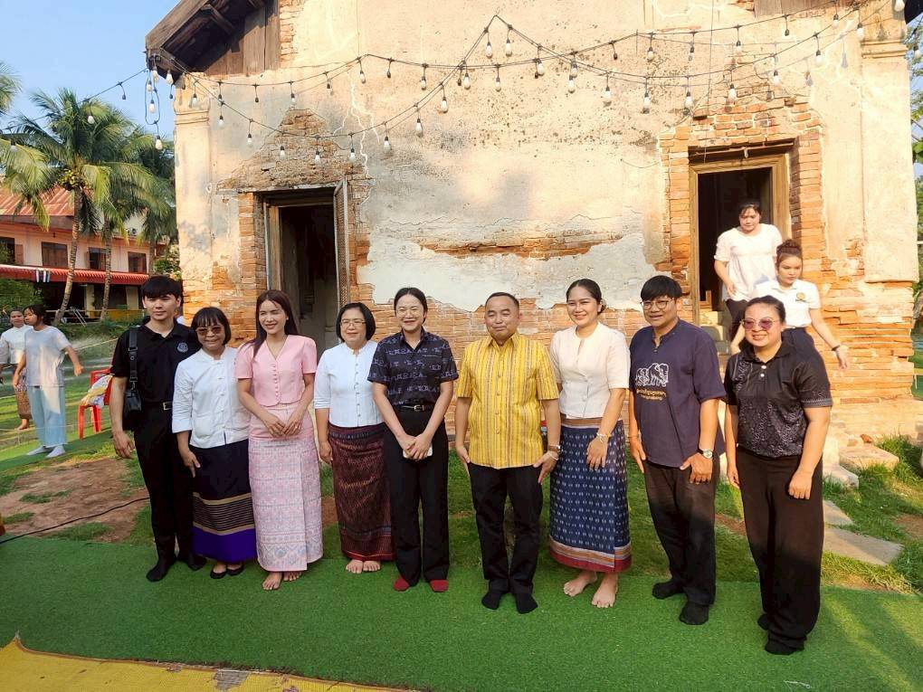 กิจกรรมทำบุญตักบาตรสัญจร โคราชนุ่งผ้าไทย นั่งสาด ตักบาตรวันพุธ ประจำเดือนเมษายน 2569