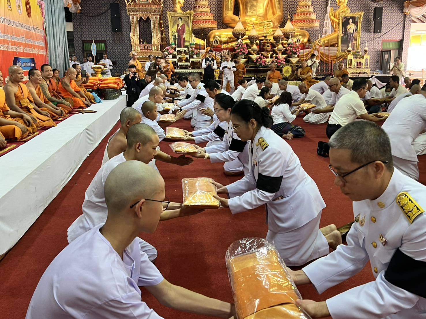 จัดหางานจังหวัดน่าน ร่วมงานโครงการบรรพชาอุปสมบทพระภิกษุสามเณรและบวชศีลจาริณีภาคฤดูร้อน