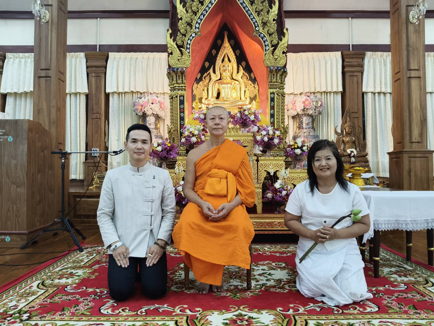 ร่วมกิจกรรม พับดอกบัว 669 ดอก เพื่อถวายเป็นพุทธบูชาองค์หลวงพ่อพุทธชินราช อำเภอเมือง