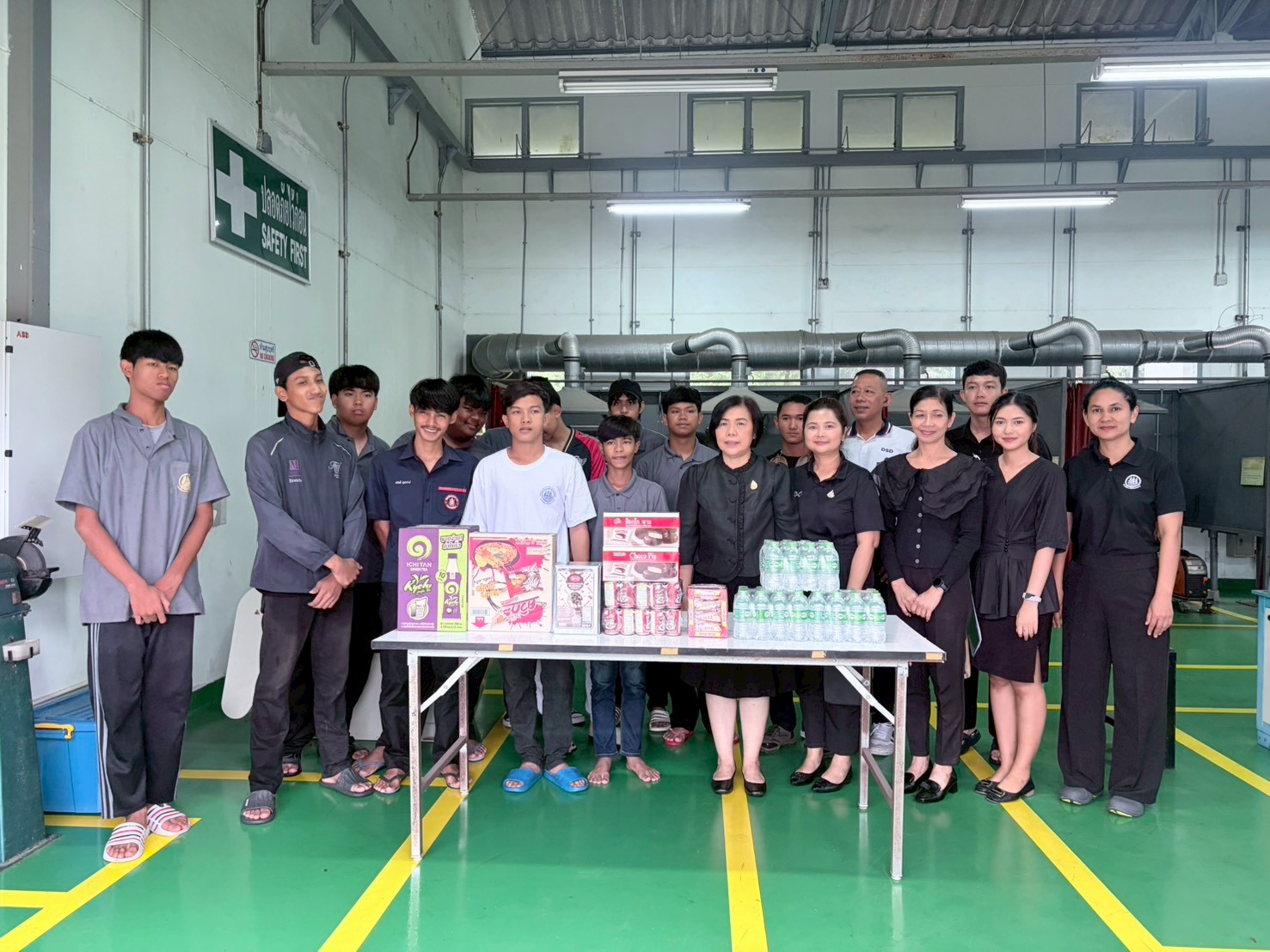 สนับสนุน อาหาร และน้ำดื่มให้กับผู้รับการฝึกอาชีพในโครงการเพิ่มทักษะด้านอาชีพฯ