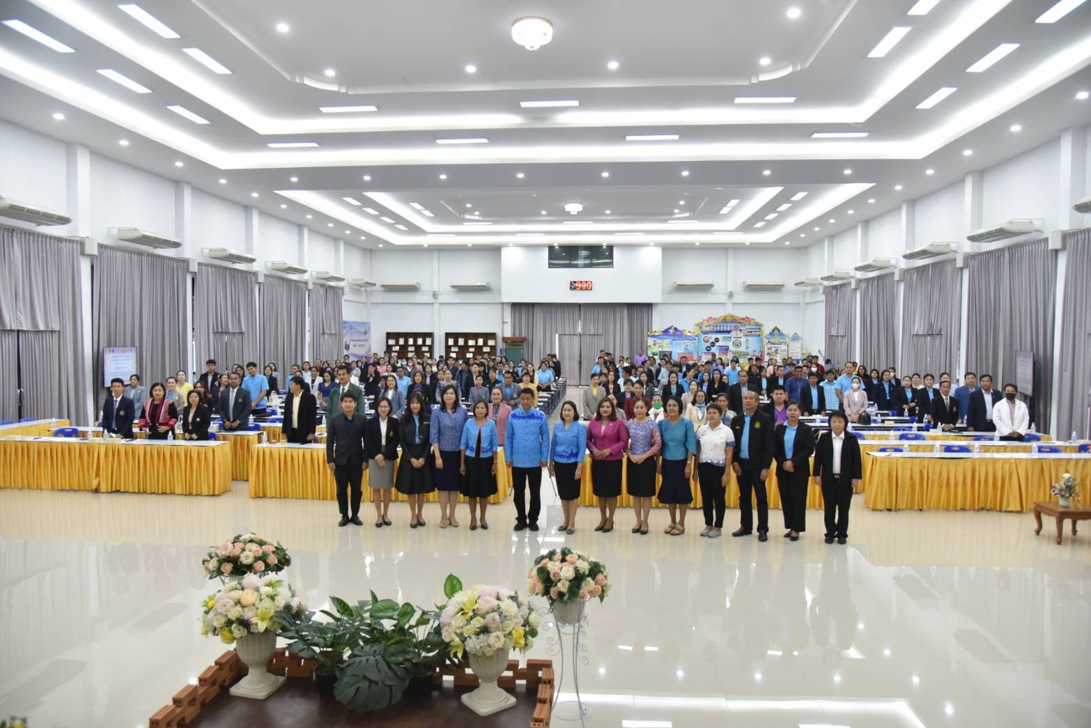 จัดประชุมชี้แจงโครงการเพิ่มทักษะ ด้านอาชีพแก่นักเรียนที่ไม่ได้เรียนต่อหลังจบการศึกษาภาคบังคับ