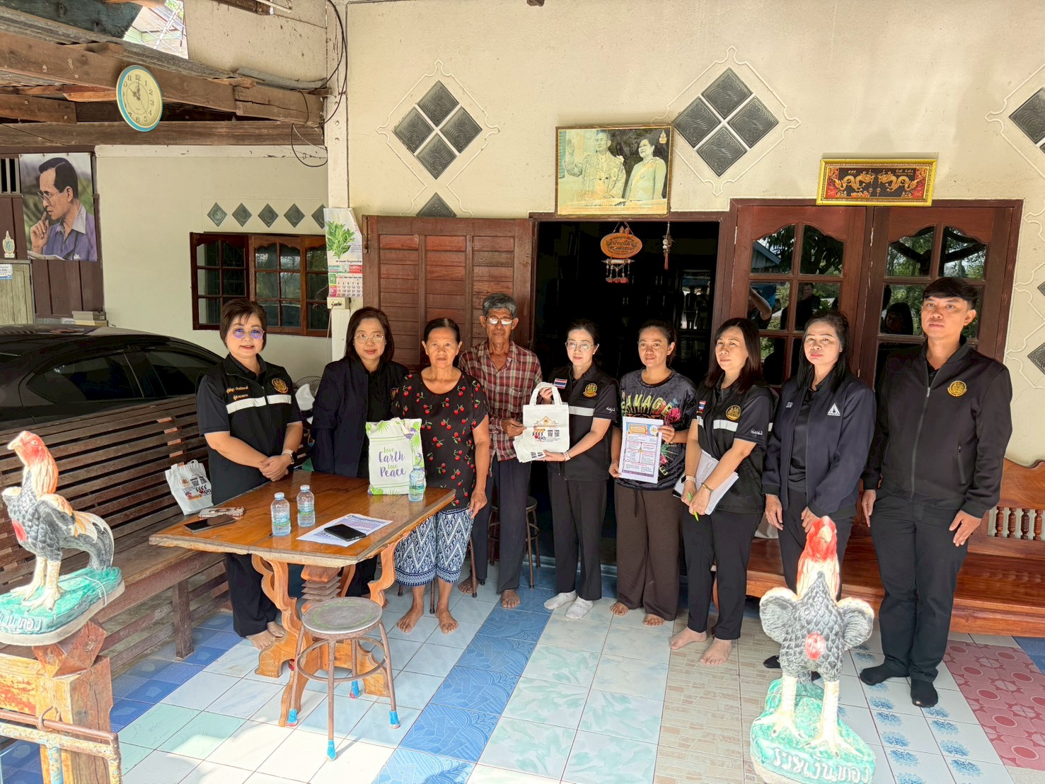 ลงพื้นที่ตรวจเยี่ยม และส่งกำลังใจให้กับญาติของผู้ที่เดินทางไปทำงานภูมิภาคตะวันออกกลาง