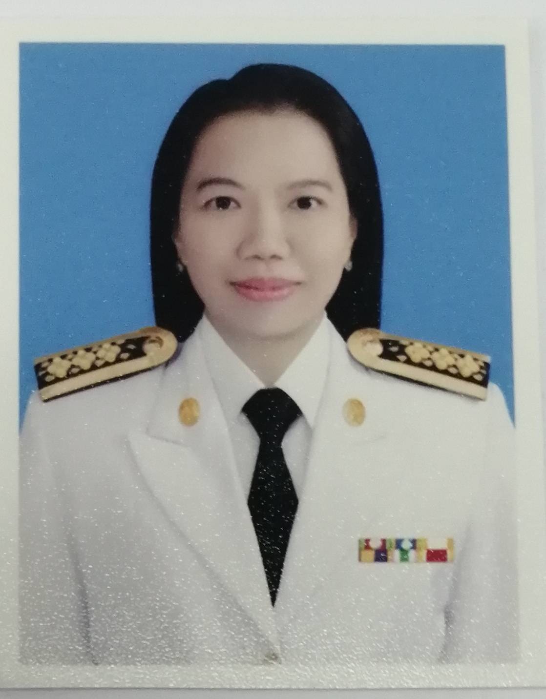 นางณิชนันทน์ ศรีสิริ