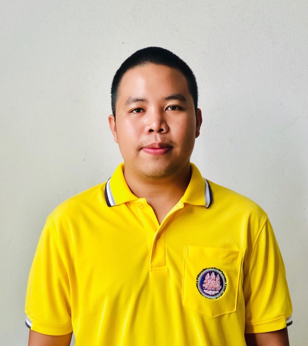 นายพงศกร โพธิ์ทอง