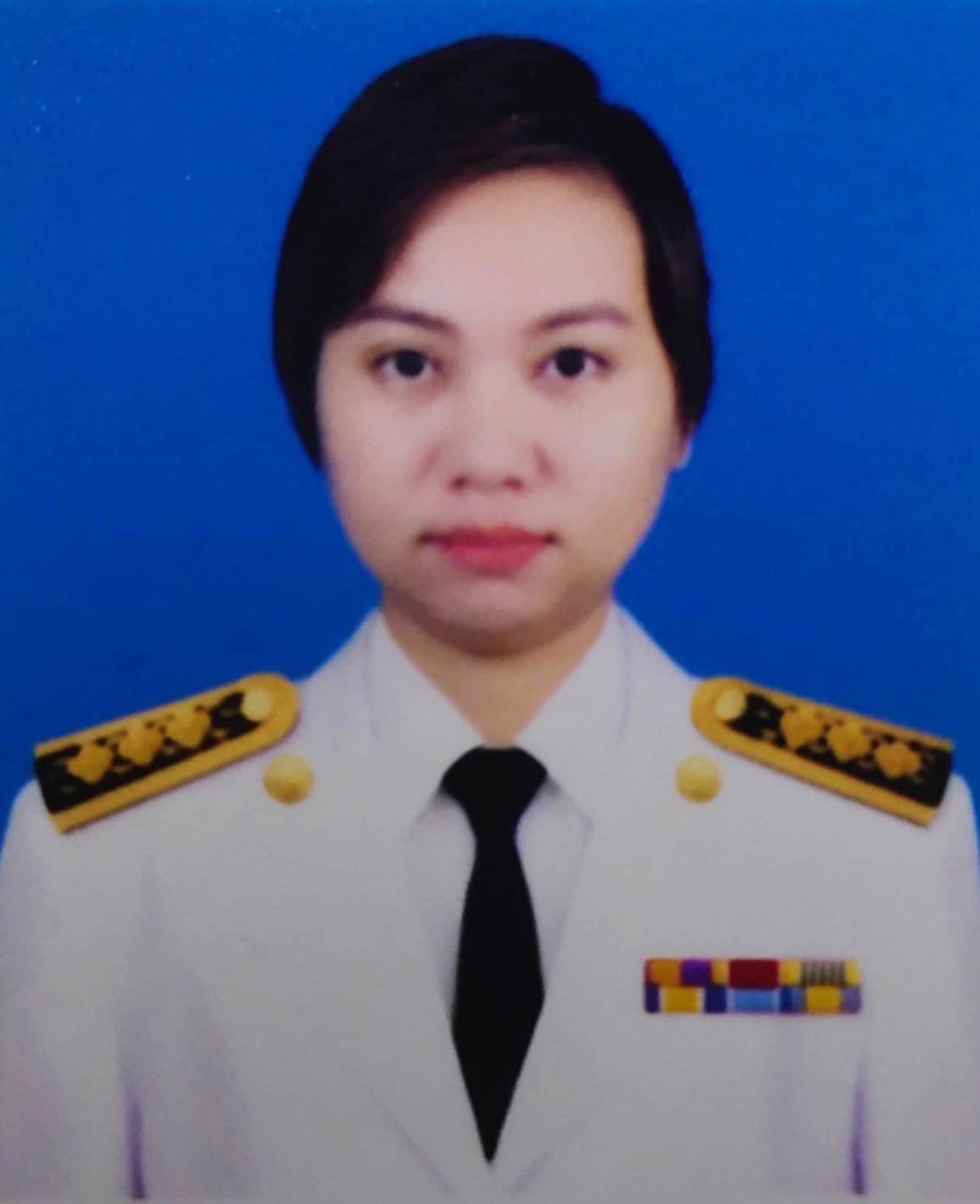 นางสาววราพร  ยิ้มเนียม