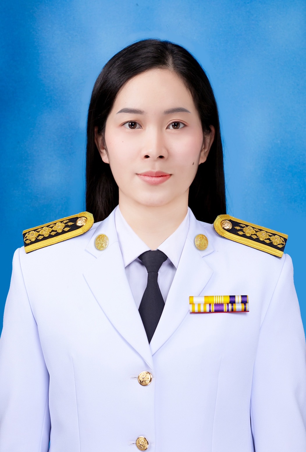 นางสาวธนพร เหล่านนท์ชัย