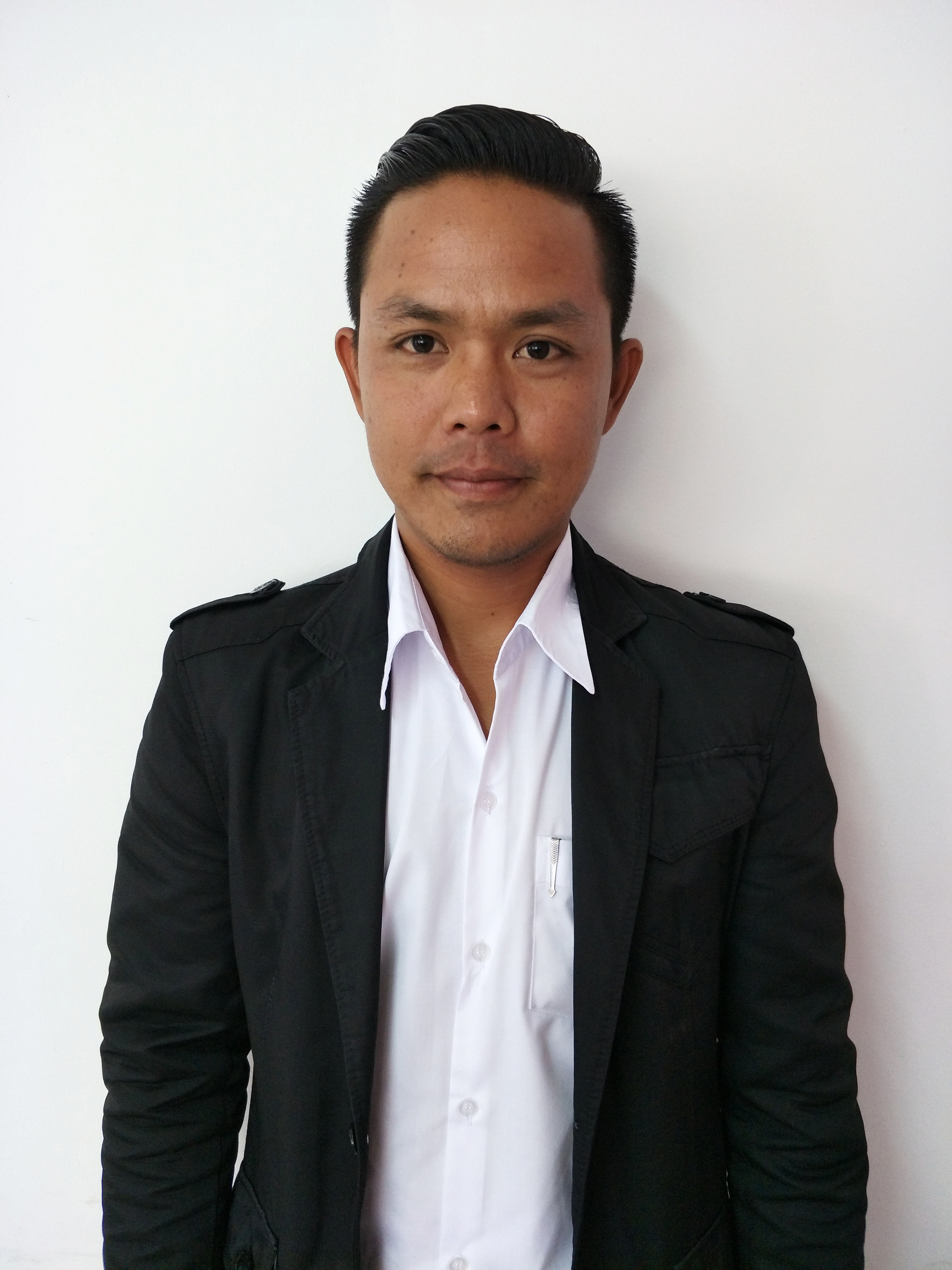 นายสุเทธ  รัตนพลแสน