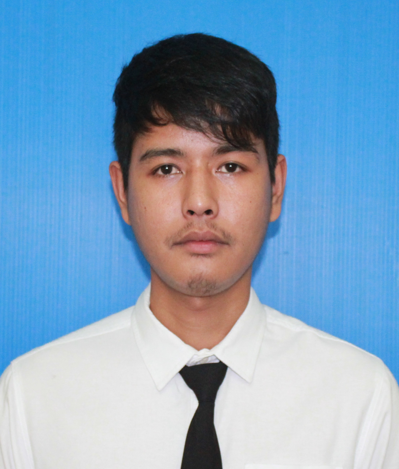 นายธวัชร  ปั้นขาว