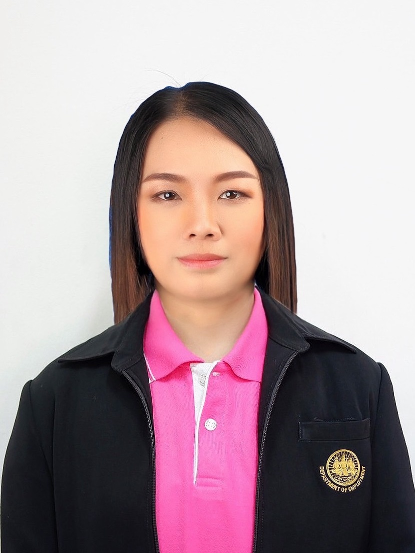 นายนิรุศ นเรวรรณ์