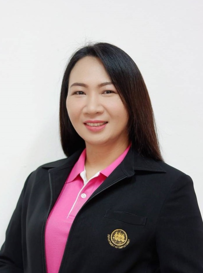 นายนิรุศ นเรวรรณ์