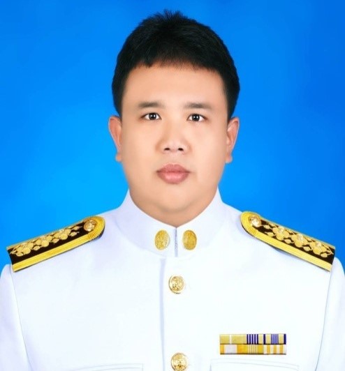 นายฉัตร จับปรั่ง