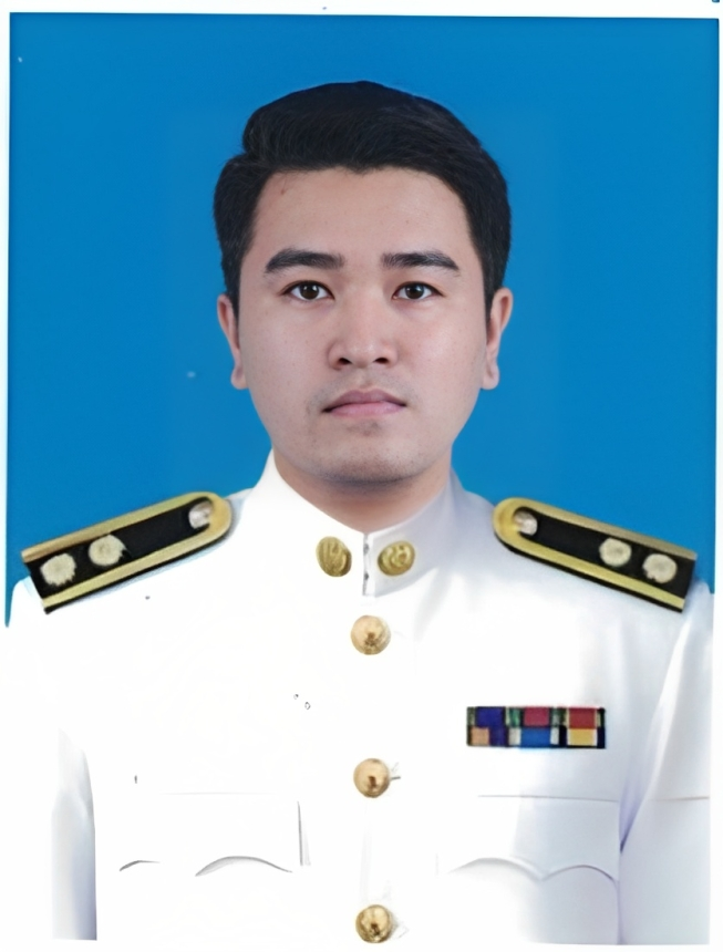 นายพีระศักดิ์ พรมทา