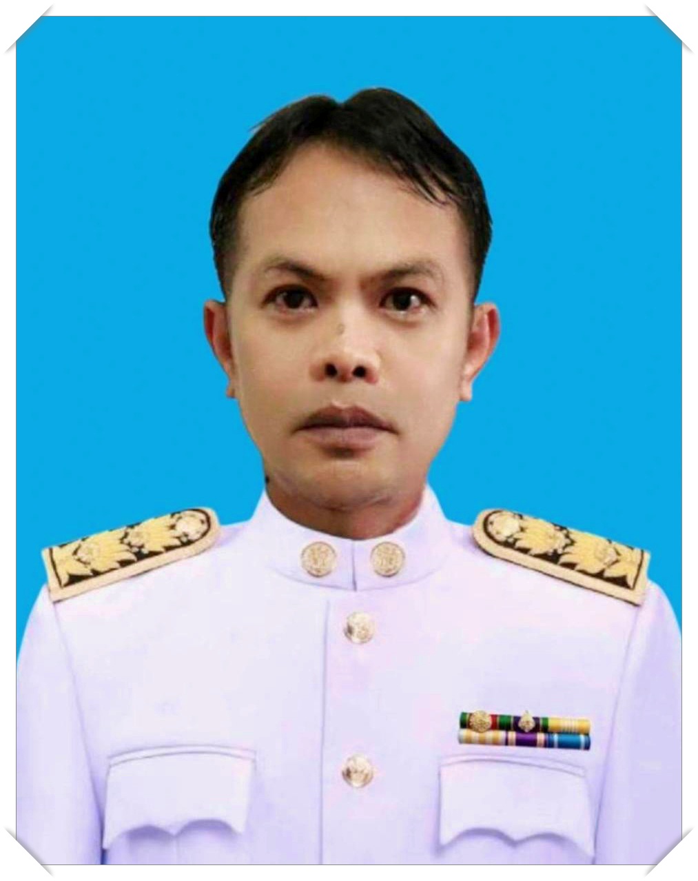 นายสนาม  ลำพึงคิด