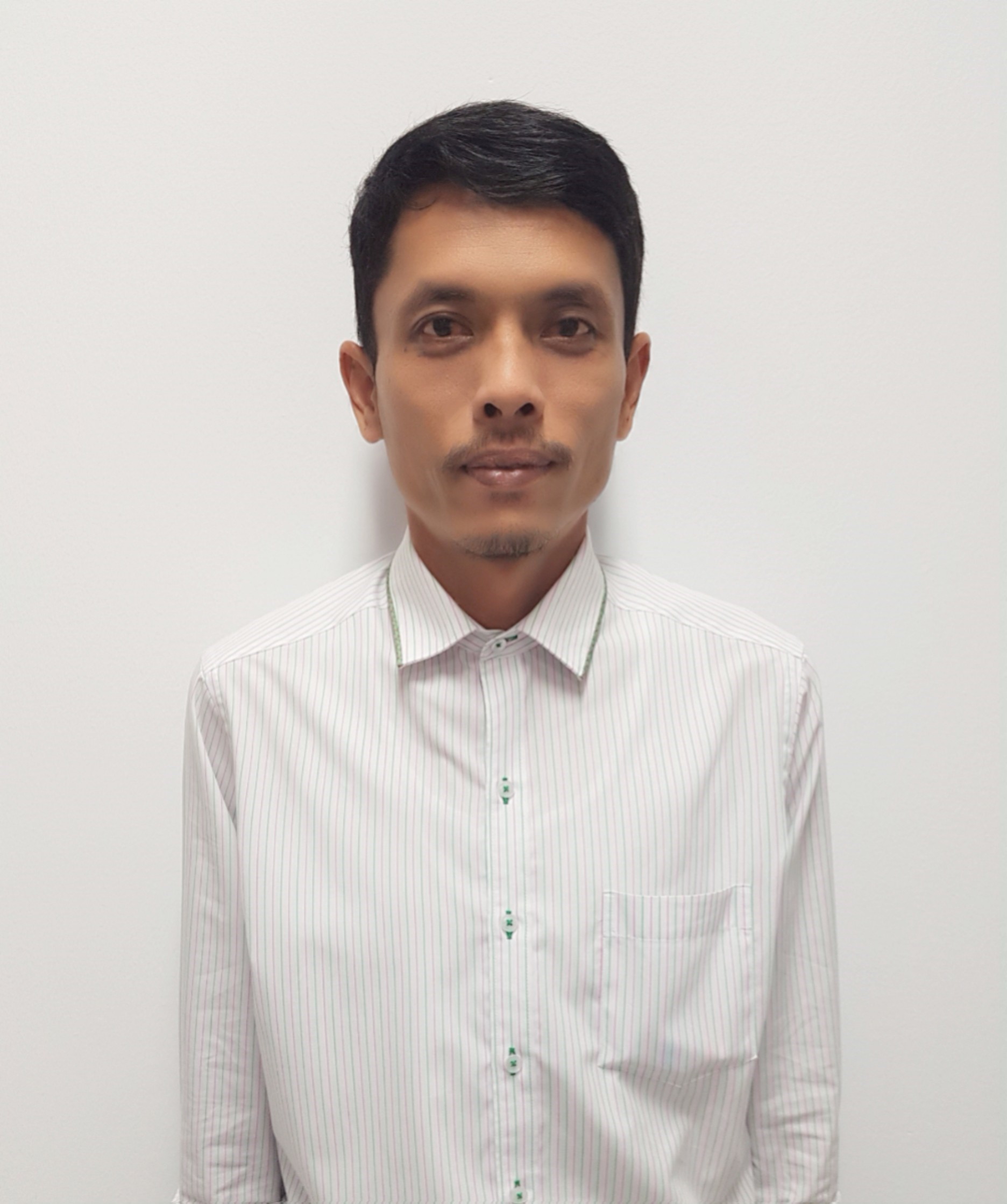 นางนวลละออง  มณีรัตน์