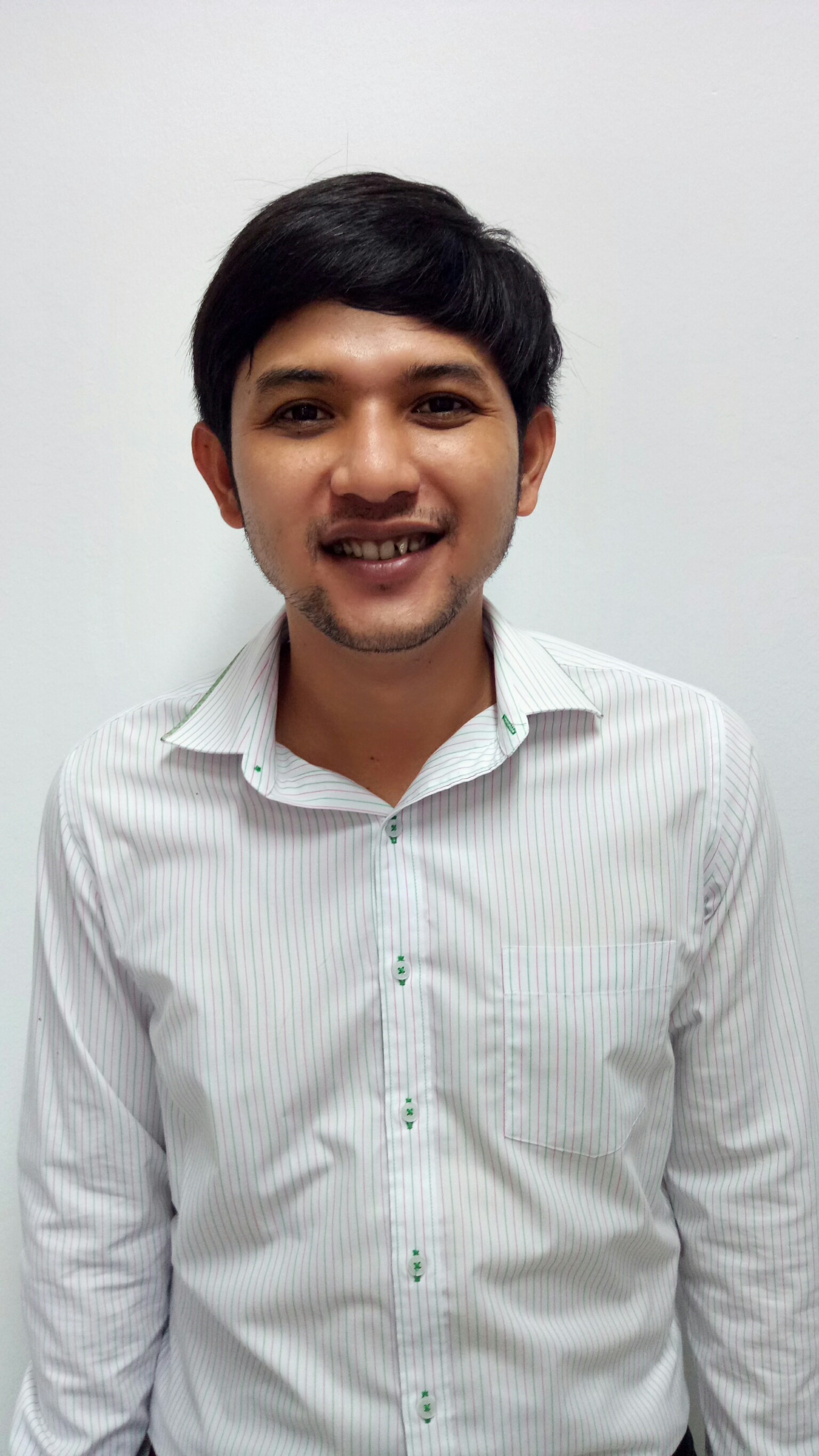 นายไกรสร  โชระเวก