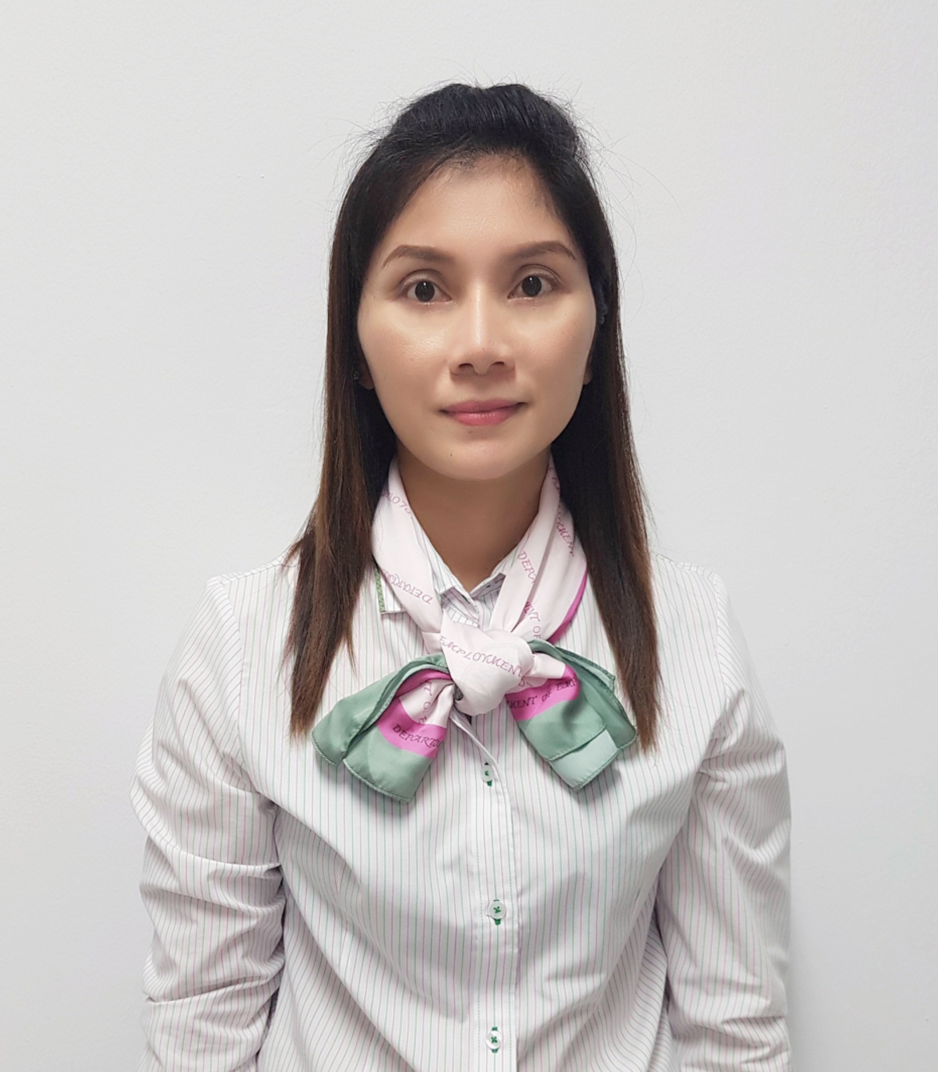 นางนวลละออง  มณีรัตน์