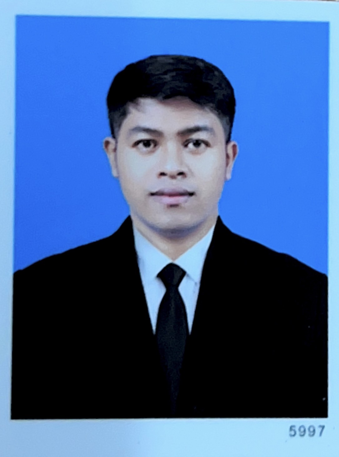 นายณัฐวุฒิ แพลกห้า