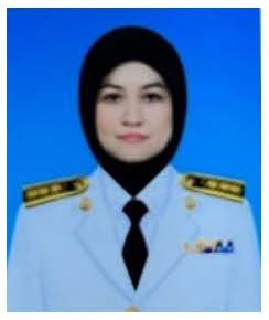 นางมัณฑนา สิงห์ทองรัตน์ 