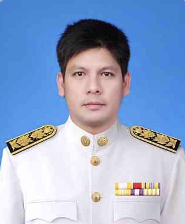 นายนภัทร  ทิพาพงศ์